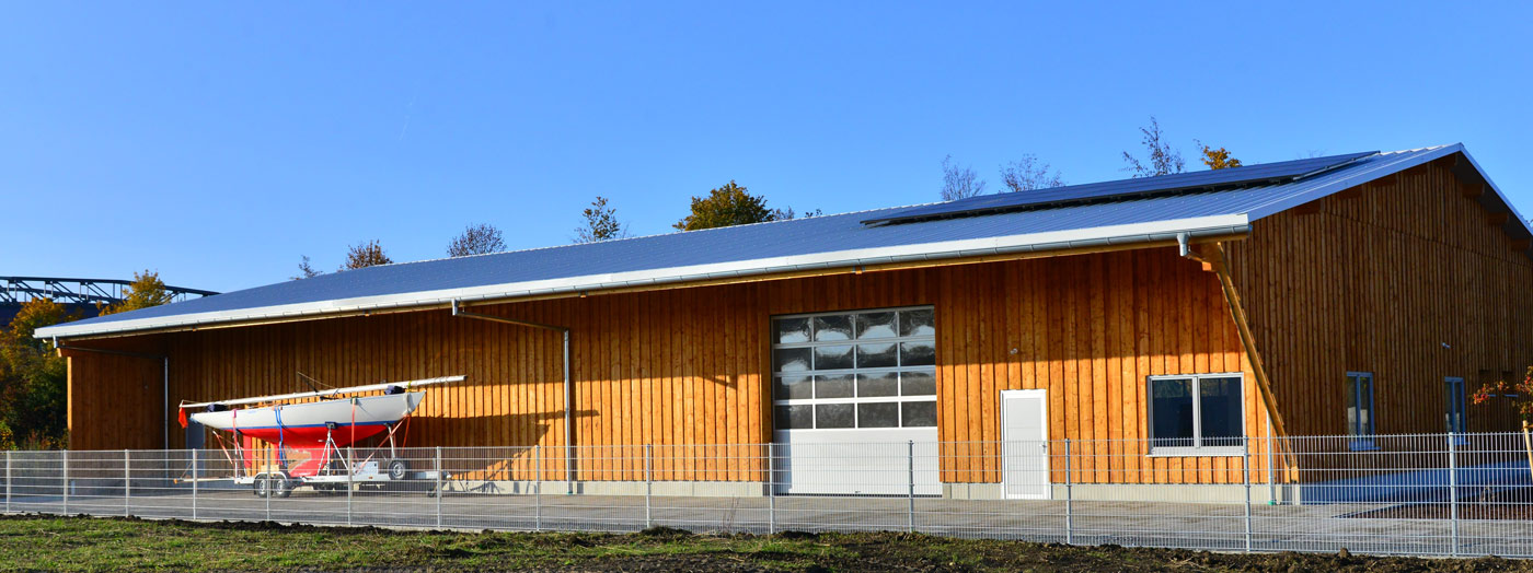 Lagerhalle Yachtservice-Dingolfing Lagerhalle mit Segelboot